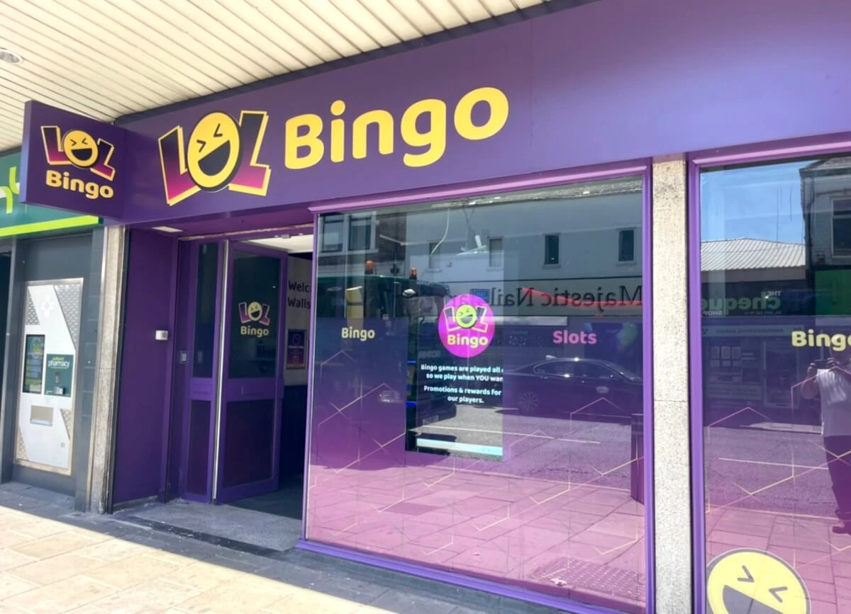 newcastle storefront commercial painting tulip decor